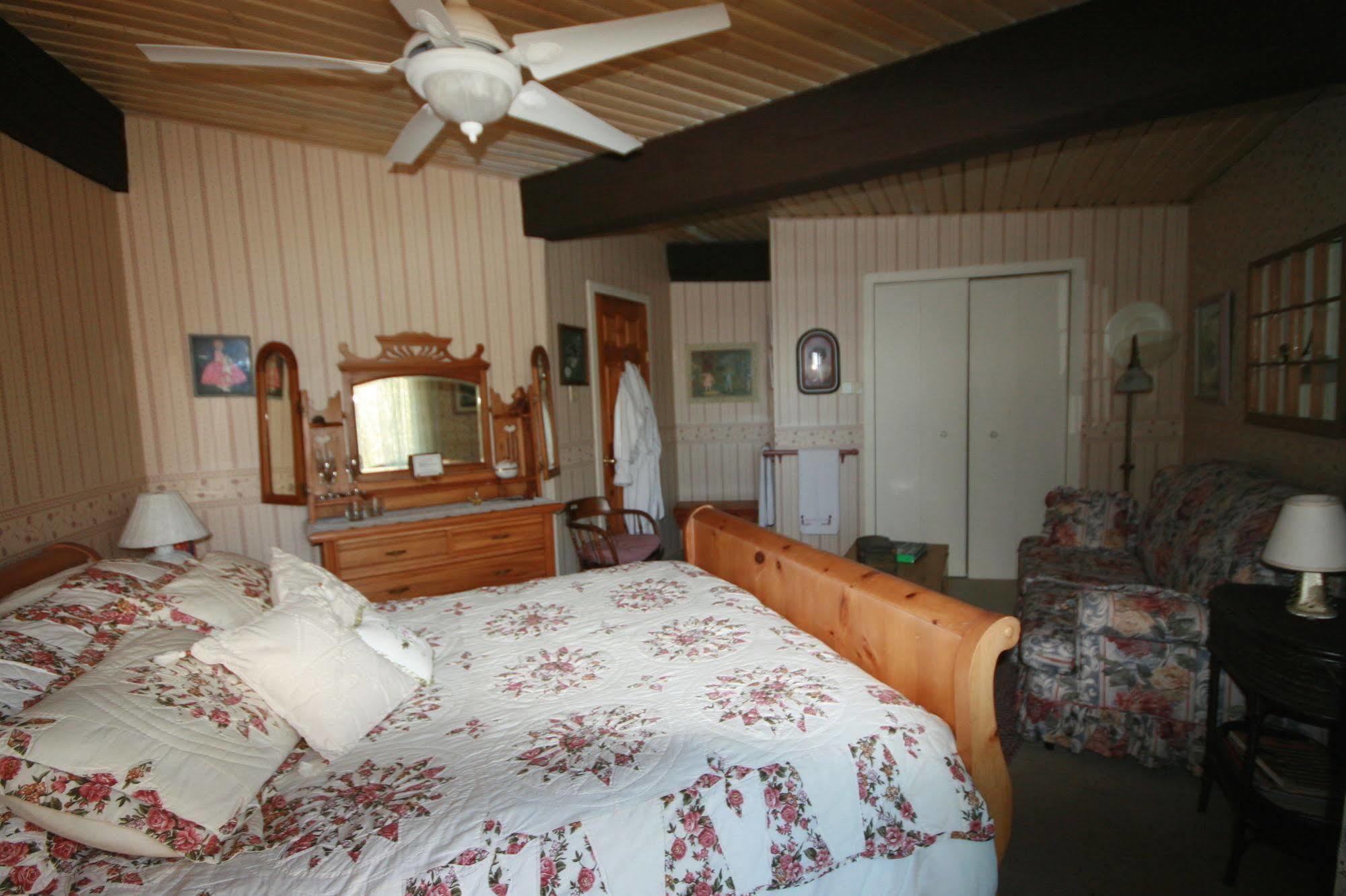 Algonquin Highlands Stouffermill Bed & Breakfast المظهر الخارجي الصورة