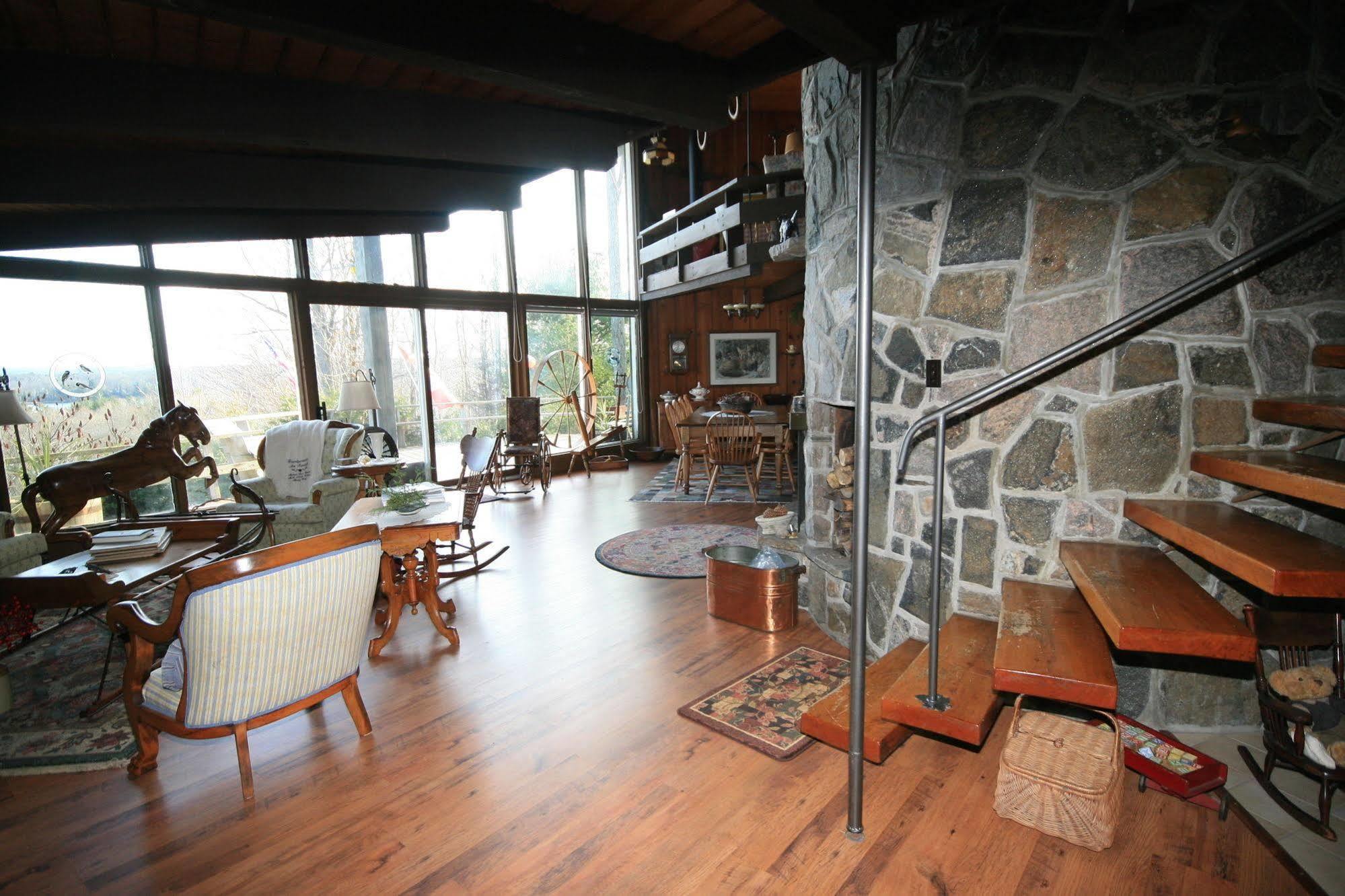 Algonquin Highlands Stouffermill Bed & Breakfast المظهر الخارجي الصورة
